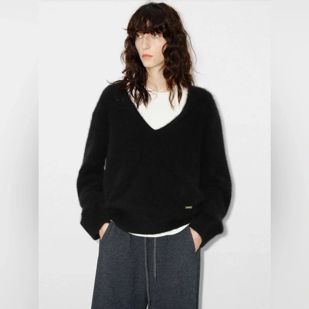 MO&Co. Wool Deep V-Neck Loose Sweater Black Minimalist Size M